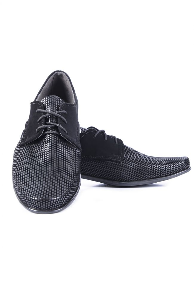 Wizytowe, klasyczne, czarne  buty chłopięce B2